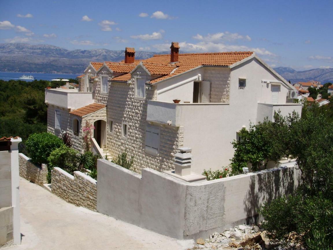 Apartments Petranic Supetar Exterior foto
