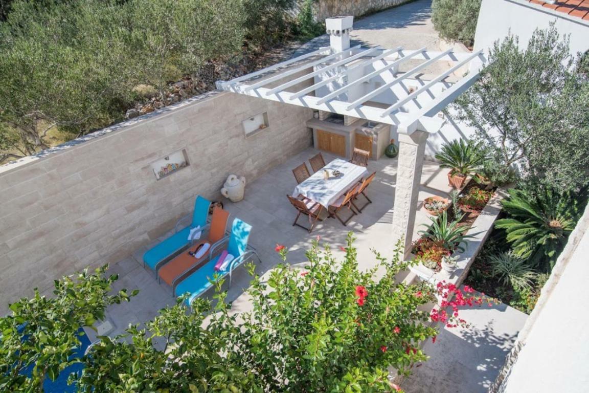 Apartments Petranic Supetar Exterior foto