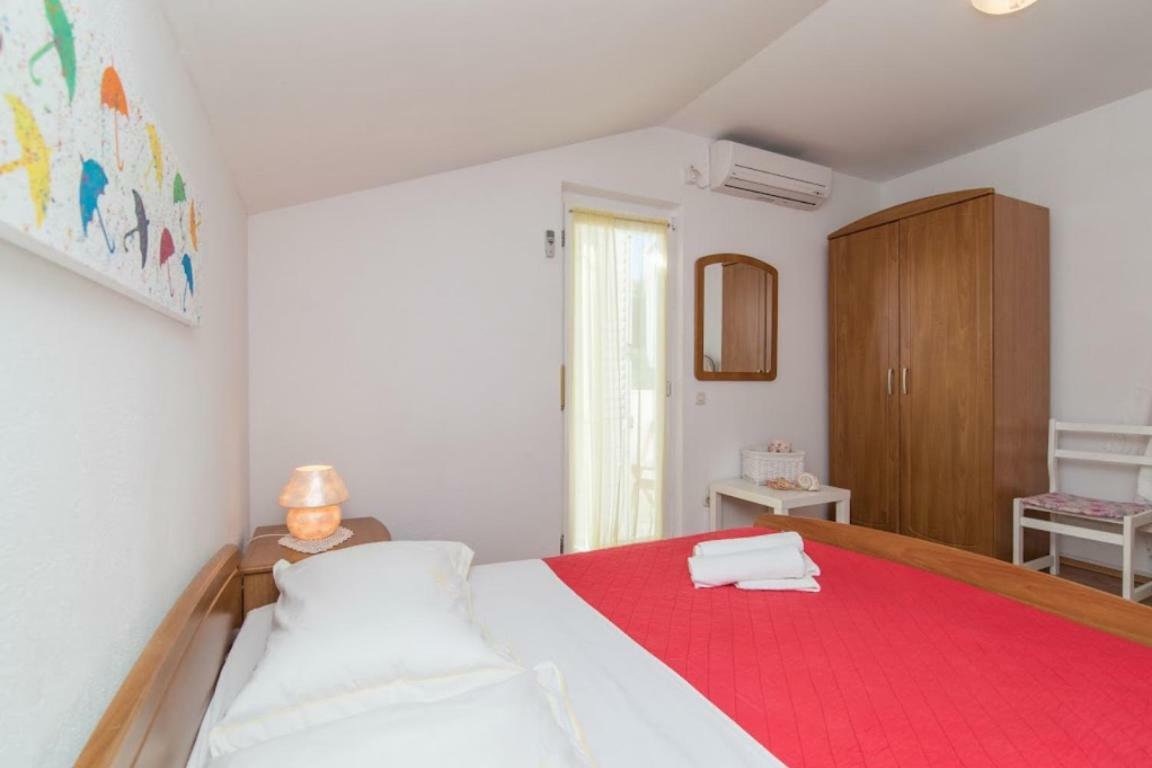 Apartments Petranic Supetar Exterior foto